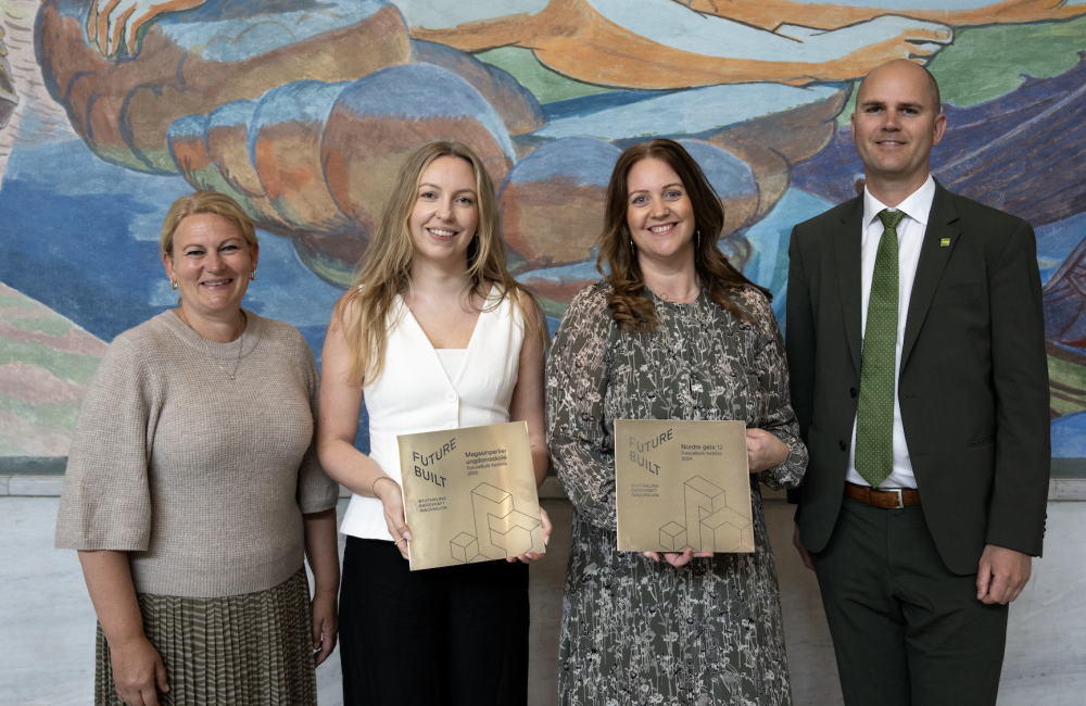Cecilie Dahl-Jørgensen Pind (ordfører Nordre Follo kommune), Rebecca Celine Høynes (prosjektleder Nordre Follo kommune), Marit Sve (prosjektleder E C Dahls Eiendom) og Lars Viko Gaupset (byråd for byutvikling Trondheim kommune). Foto: Torbjørn Tandberg Cecilie Dahl-Jørgensen Pind (ordfører Nordre Follo kommune), Rebecca Celine Høynes (prosjektleder Nordre Follo kommune), Marit Sve (prosjektleder E C Dahls Eiendom) og Lars Viko Gaupset (byråd for byutvikling Trondheim kommune). Foto: Torbjørn Tandberg